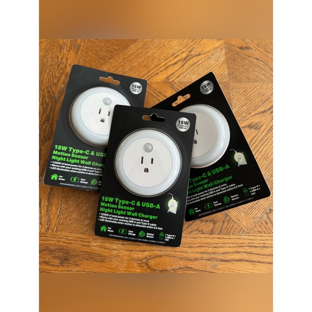 15W LED Wall Chargers 1 AC Plus 1 USB C Plus 1 USB A Motion Sensor Night Light